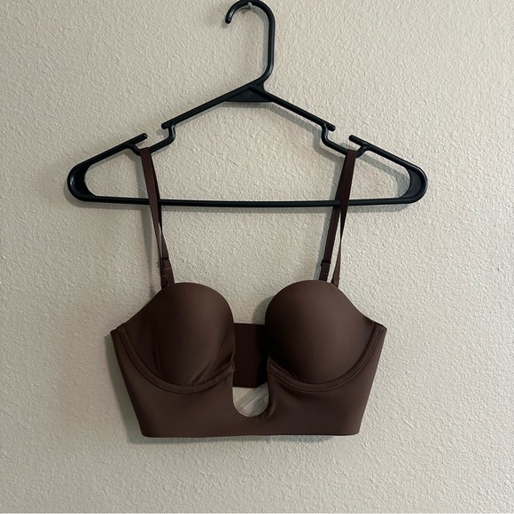 Skims Deep Plunge Shapewear Bra - Picture 1 of 5